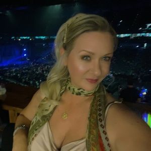 Meet your Posher, Carrie